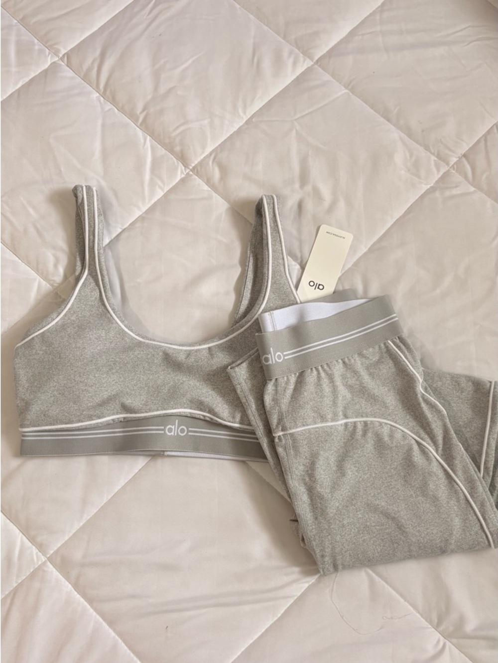 ALO Yoga Heather Gray Seamless Sports Bra & Leggings